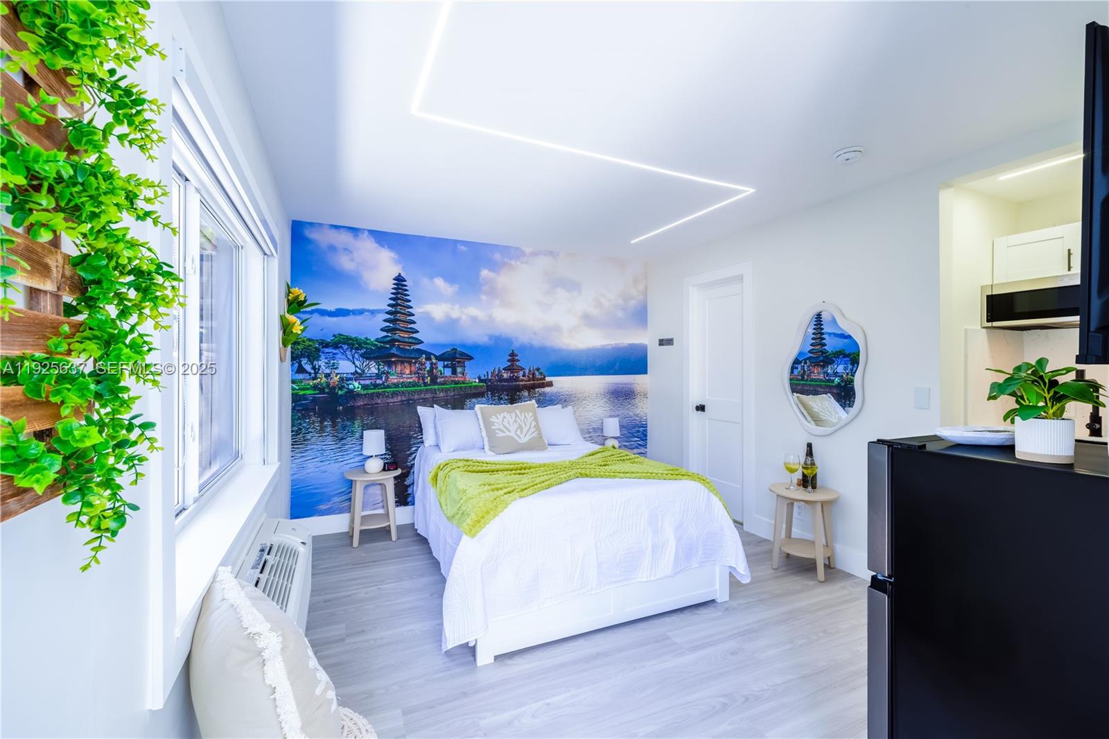 HOLLYWOOD CENTRAL BEACH - Residential Income