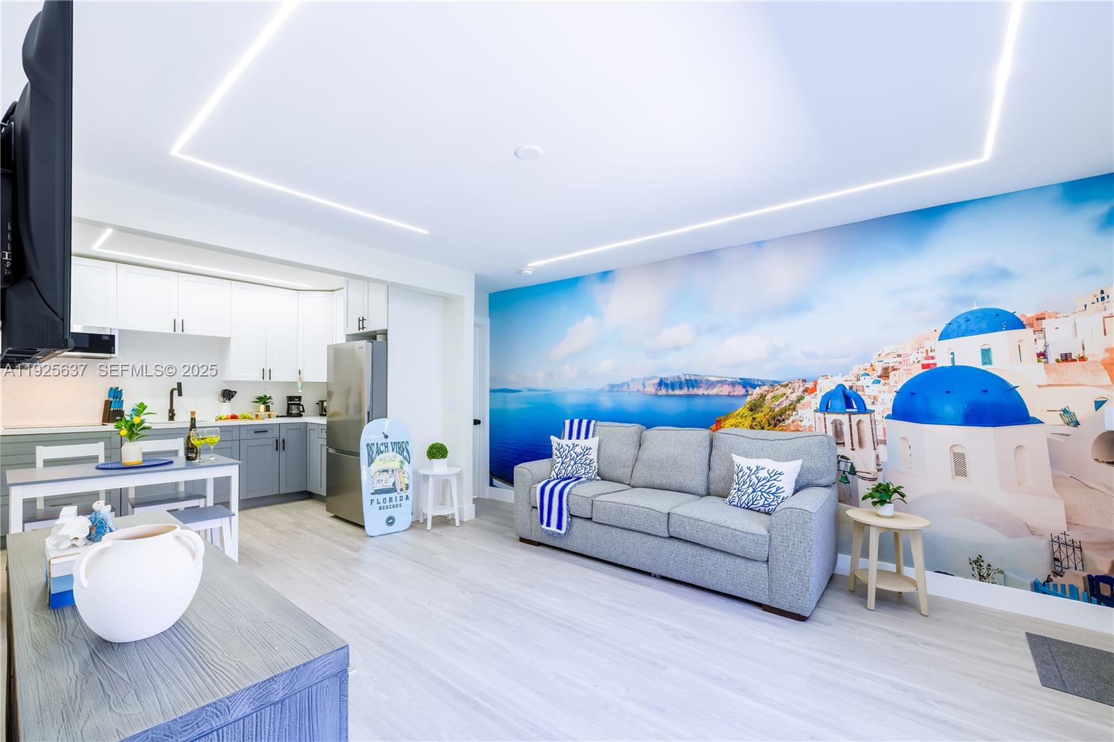 HOLLYWOOD CENTRAL BEACH - Residential Income