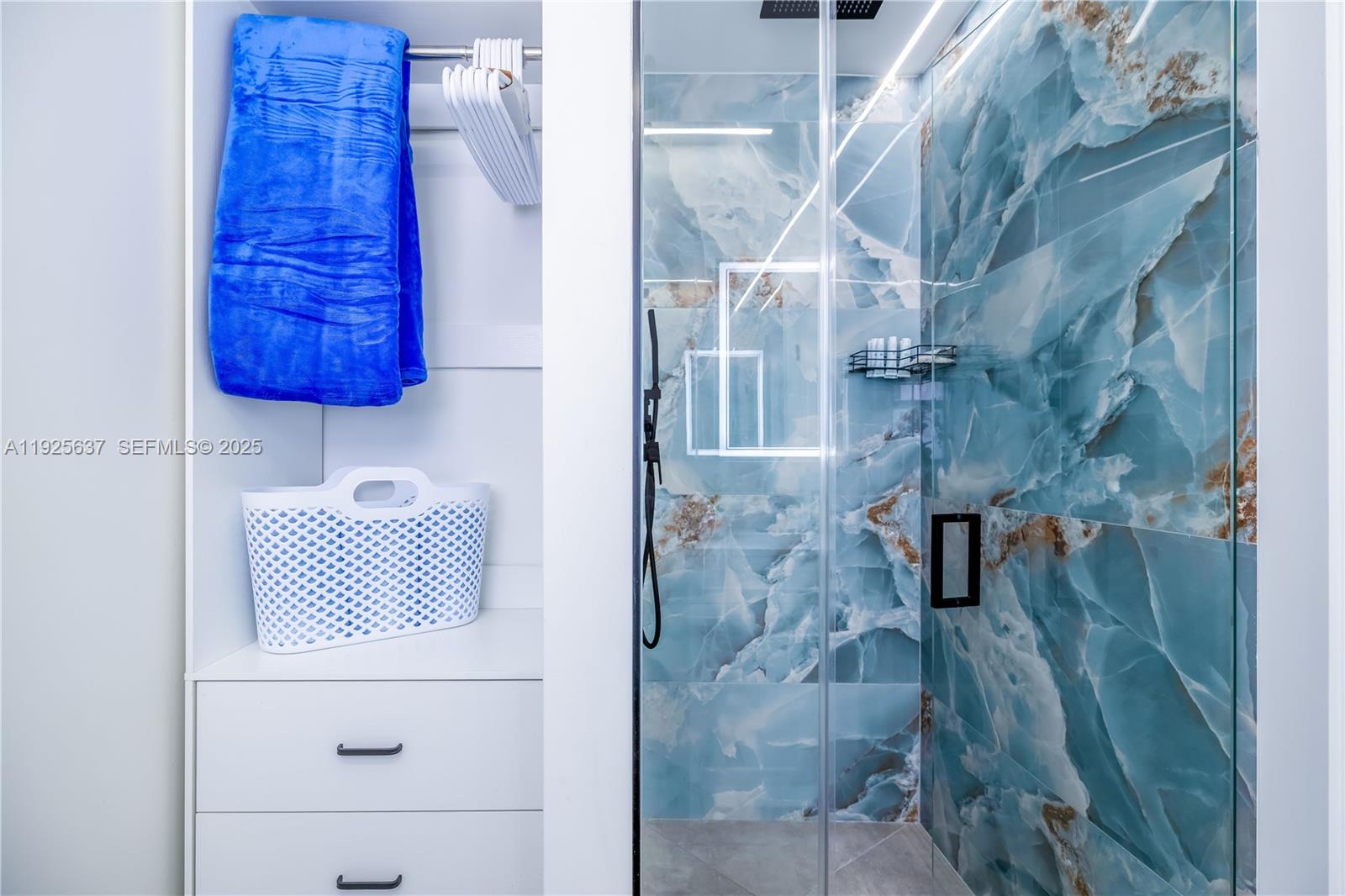 HOLLYWOOD CENTRAL BEACH - Residential Income