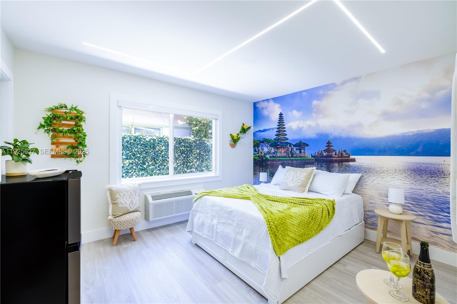 HOLLYWOOD CENTRAL BEACH - Residential Income