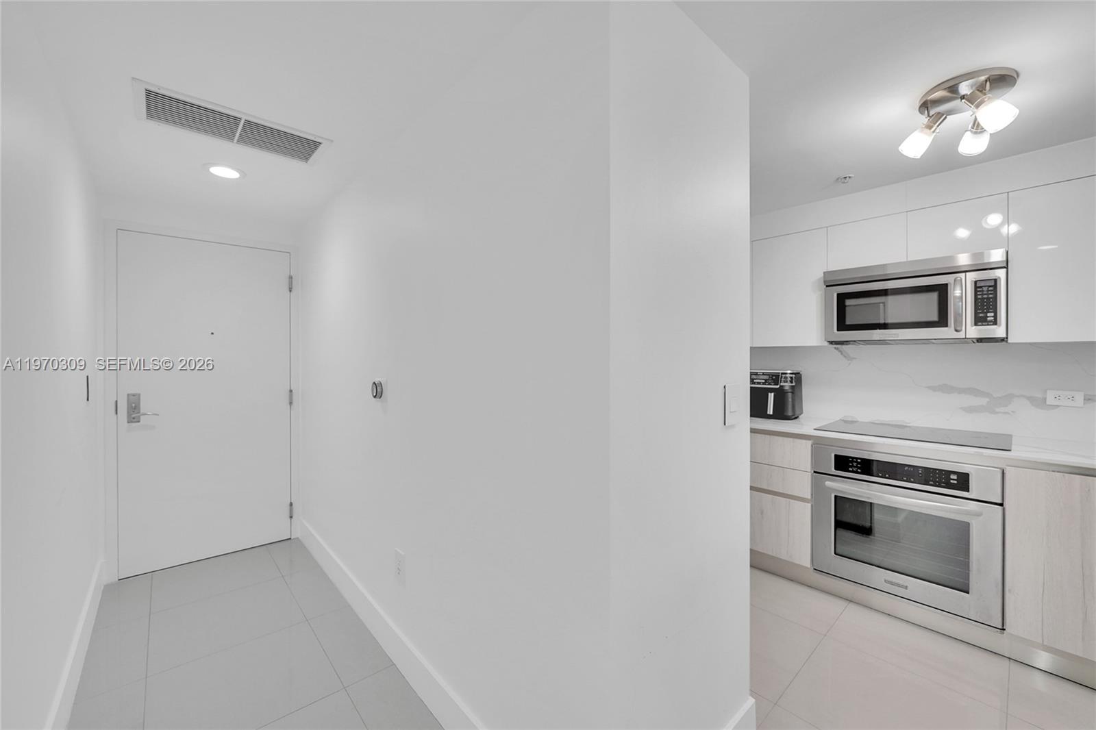 253 NE 2nd St 3106