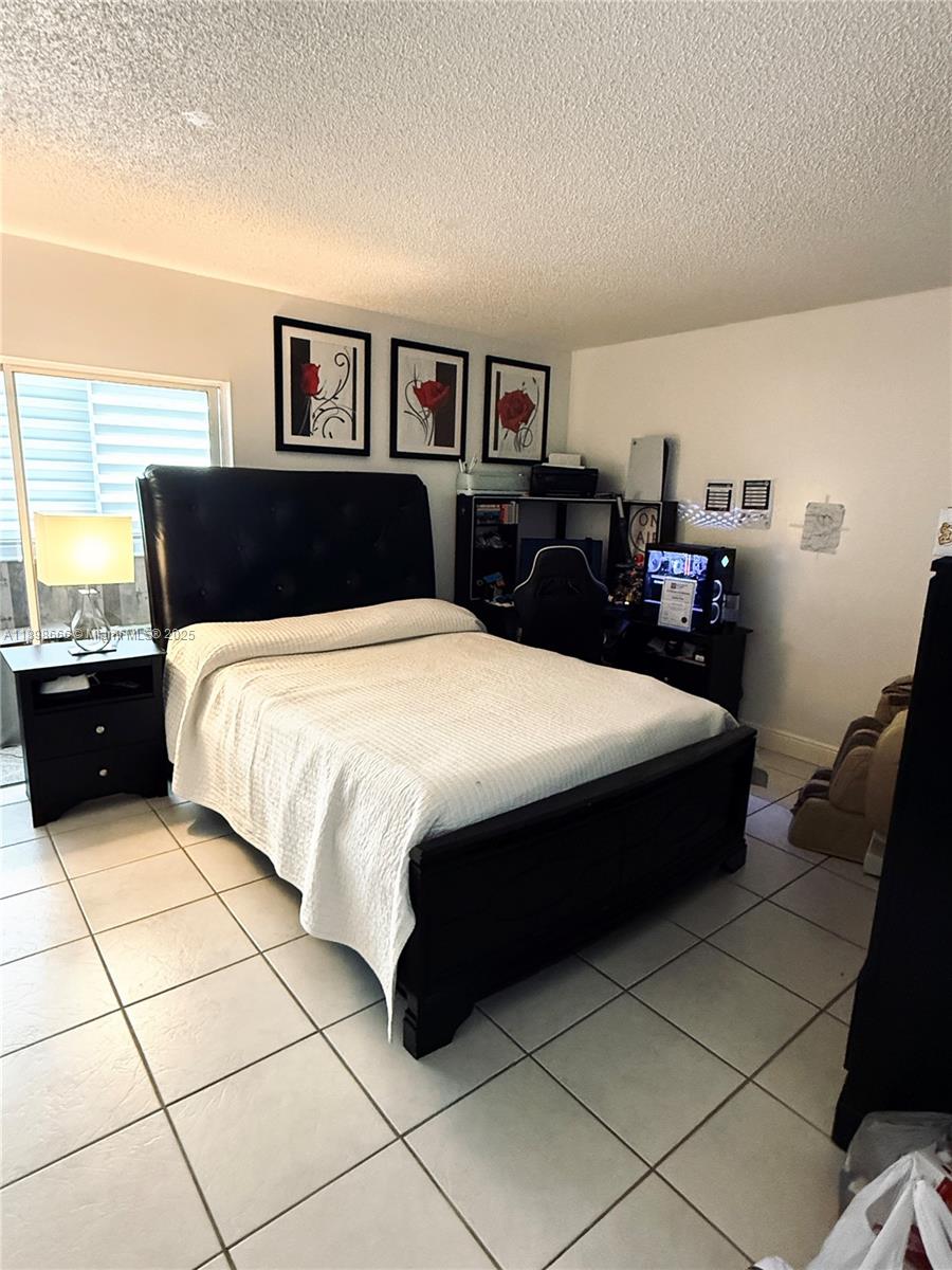 SUNSET HARBOUR SEC IV - Residential Lease