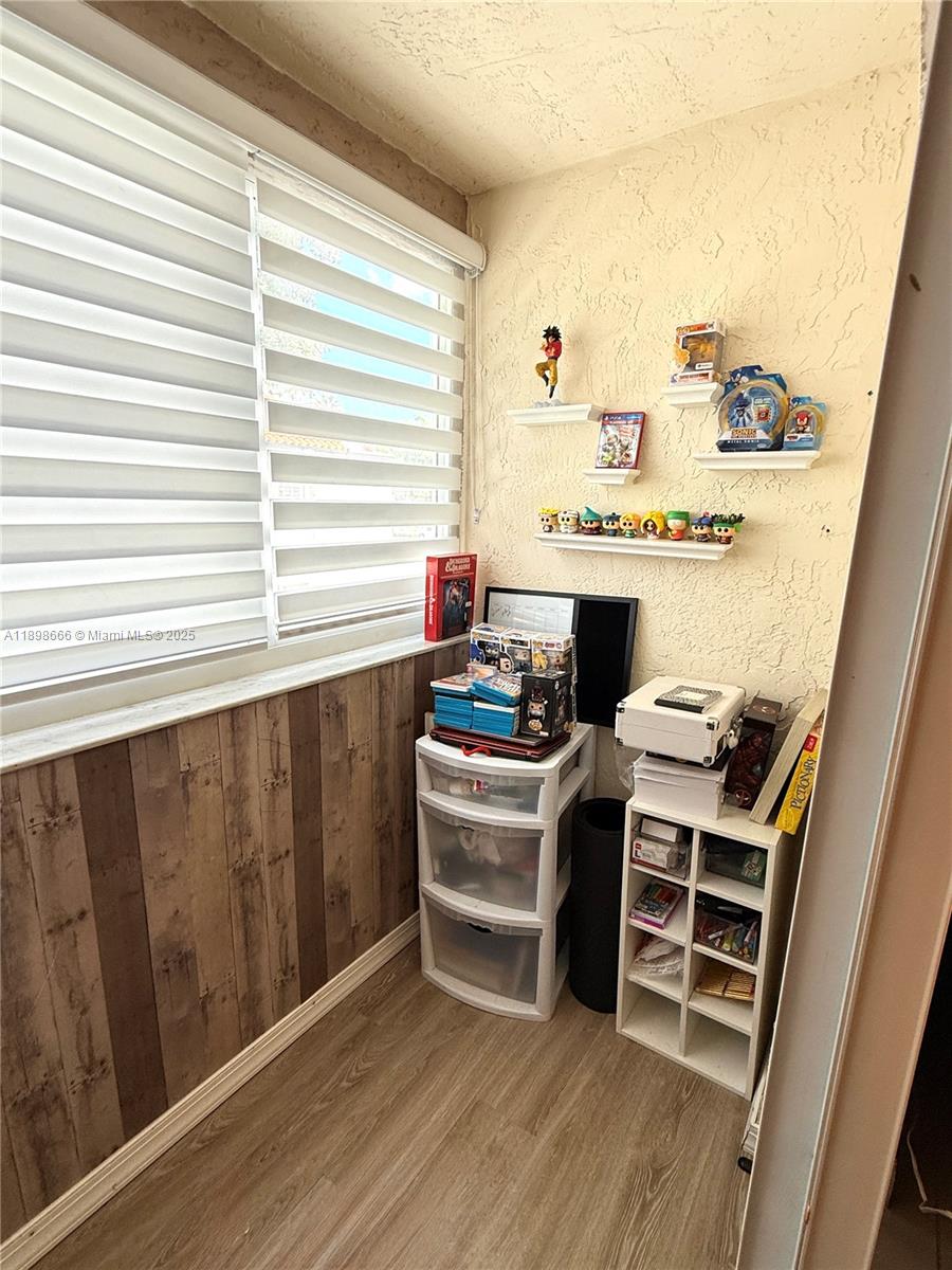 SUNSET HARBOUR SEC IV - Residential Lease