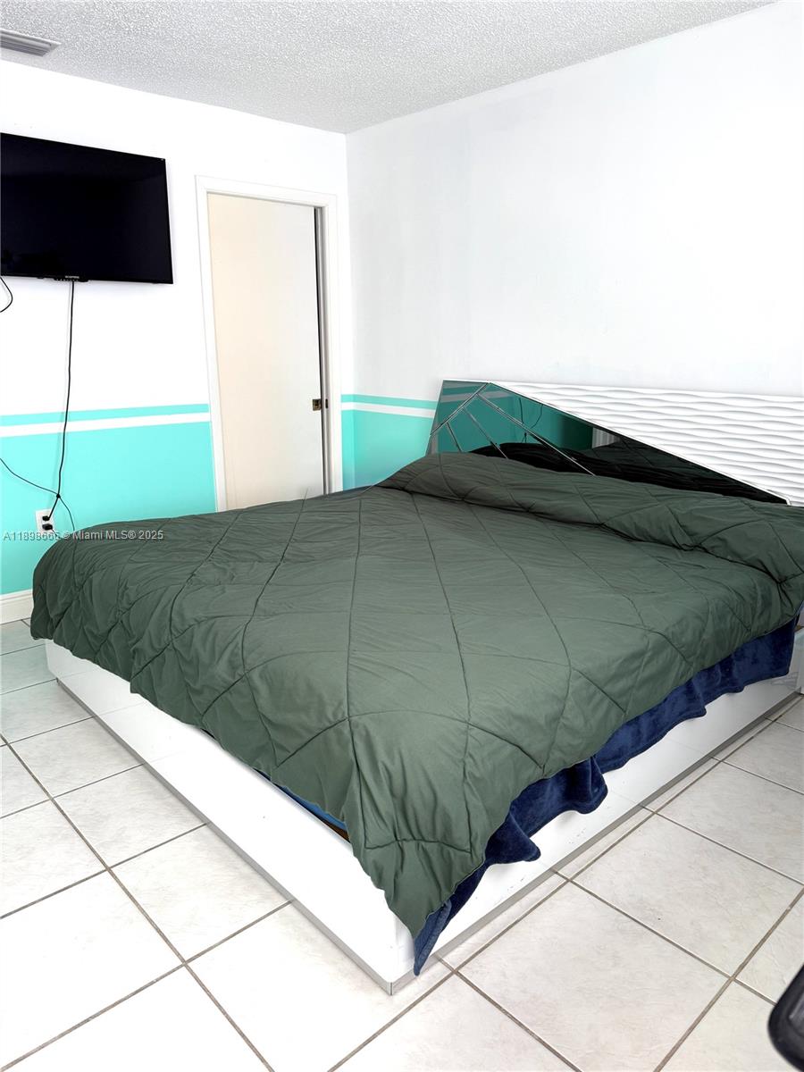 SUNSET HARBOUR SEC IV - Residential Lease