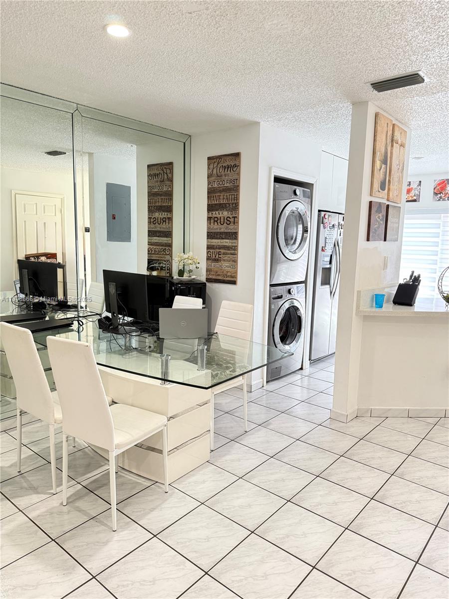 SUNSET HARBOUR SEC IV - Residential Lease