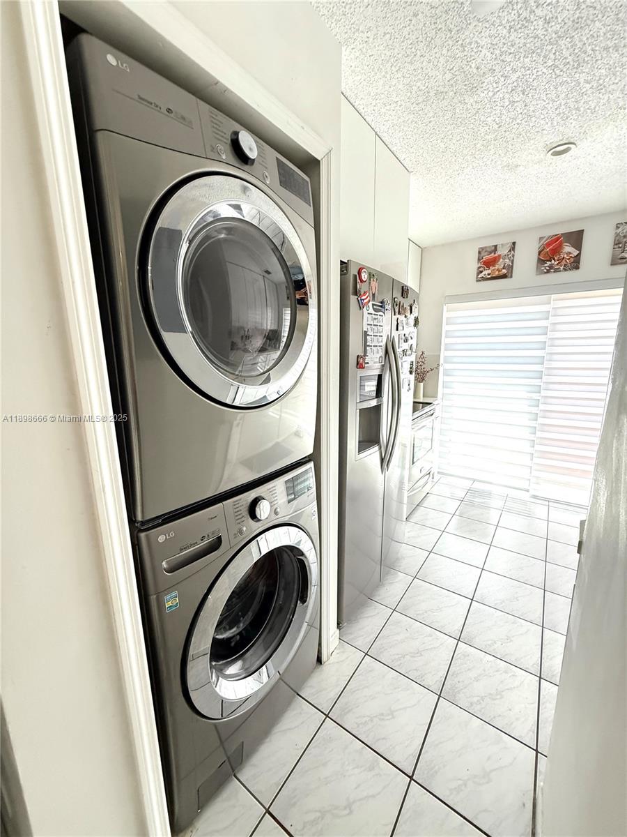 SUNSET HARBOUR SEC IV - Residential Lease