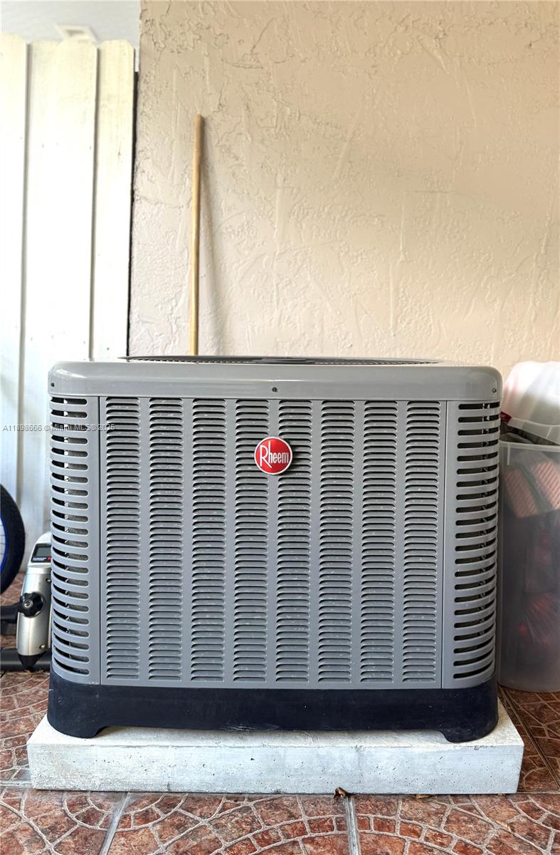 SUNSET HARBOUR SEC IV - Residential Lease