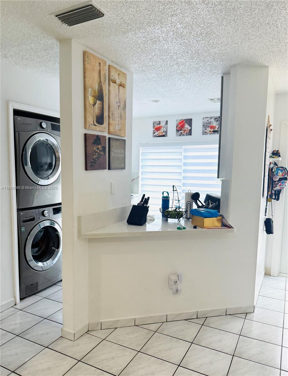 SUNSET HARBOUR SEC IV - Residential Lease