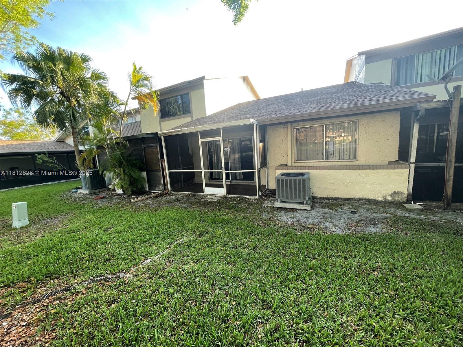 COUNTRY SQUIRE TOWNHOMES - Residential