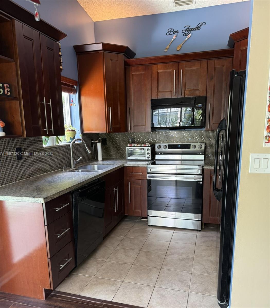 GATELAND RESIDENTIAL PLAT - Residential