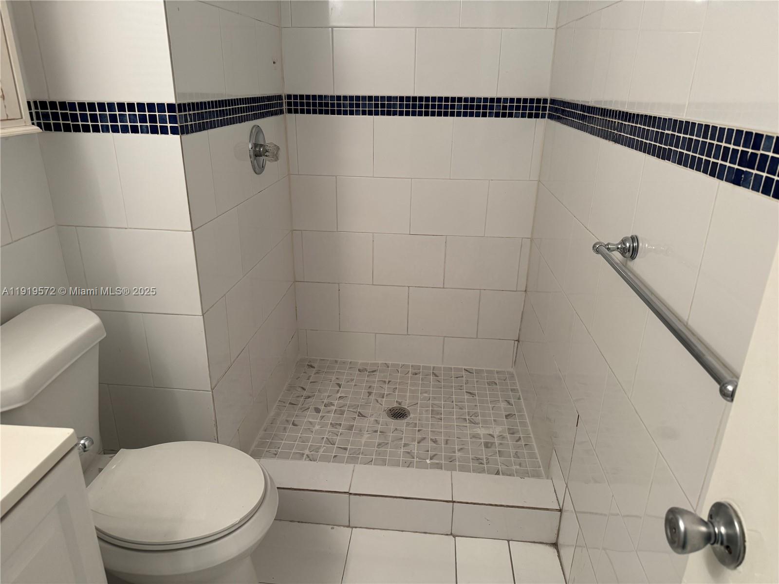 CORAL POINTE TOWNHOMES CON - Residential Lease