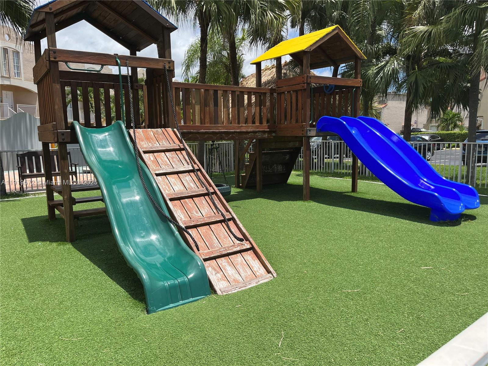 CORAL POINTE TOWNHOMES CON - Residential Lease