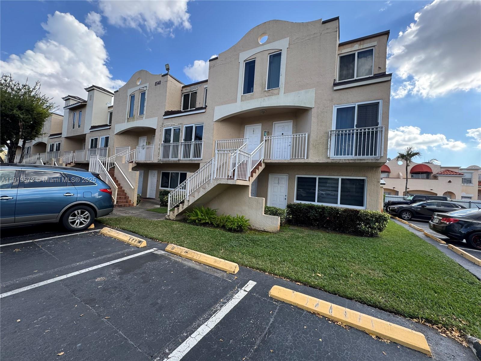 CORAL POINTE TOWNHOMES CON - Residential Lease