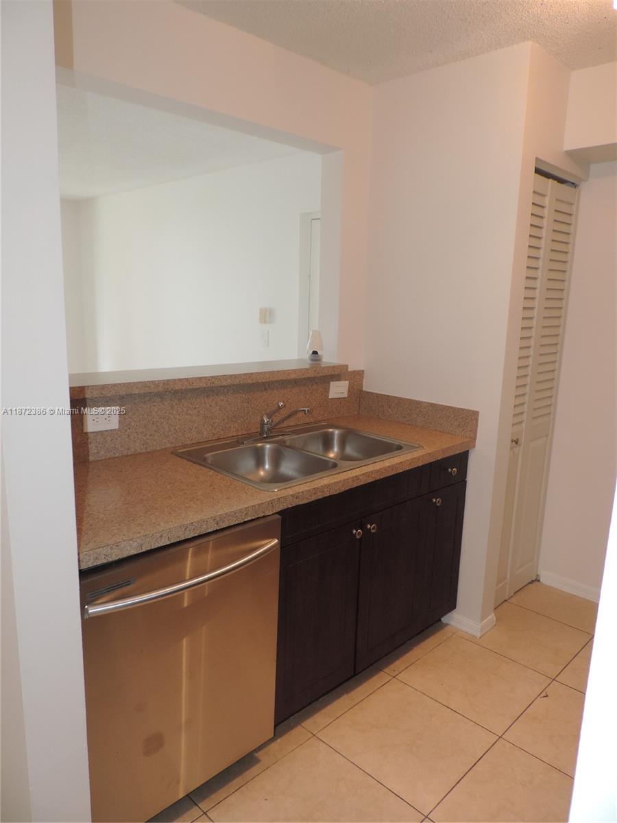 ST ANDREWS CONDO - Residential Lease