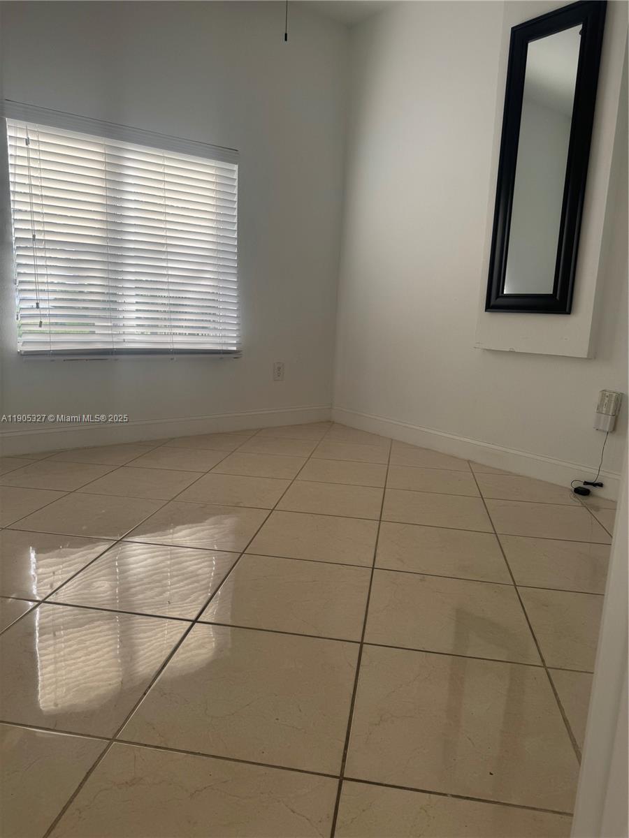 EFM ESTATES SEC 3 - Residential Lease