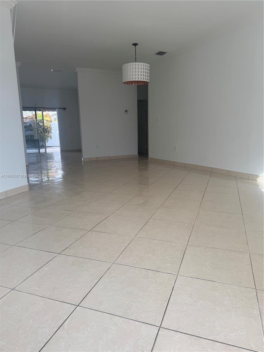 EFM ESTATES SEC 3 - Residential Lease