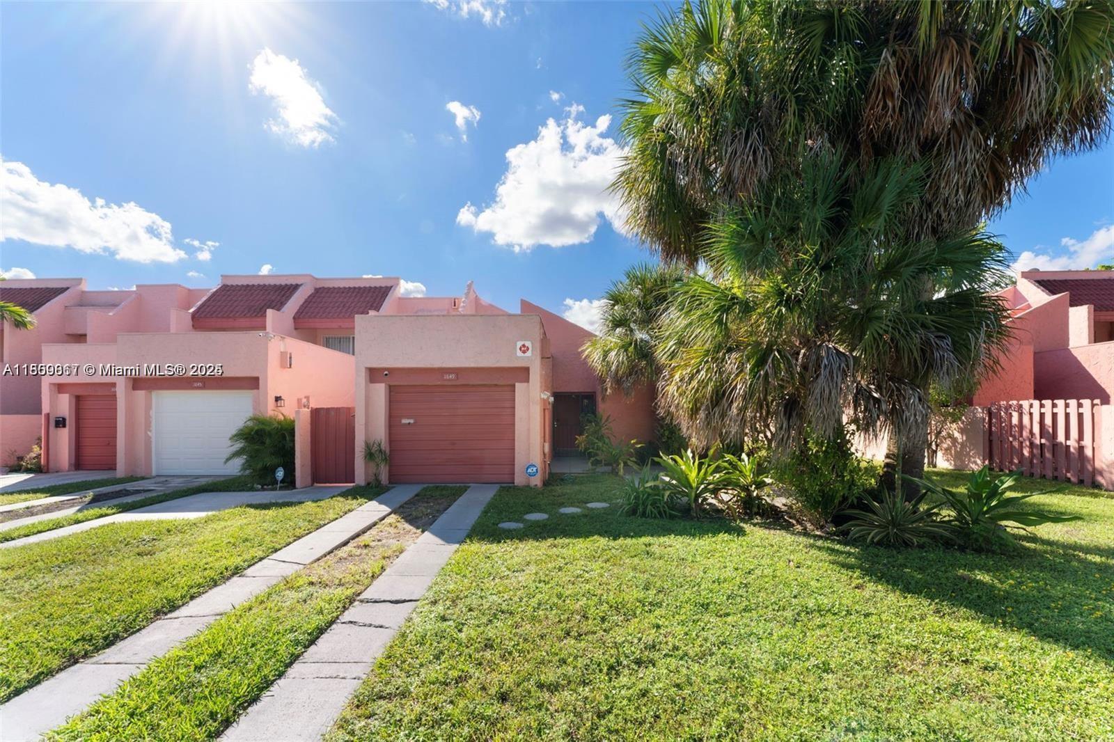 1649 Nw 56th Ter 9, Lauderhill, Miami-Dade County, Florida - 2 Bedrooms  
2 Bathrooms - 