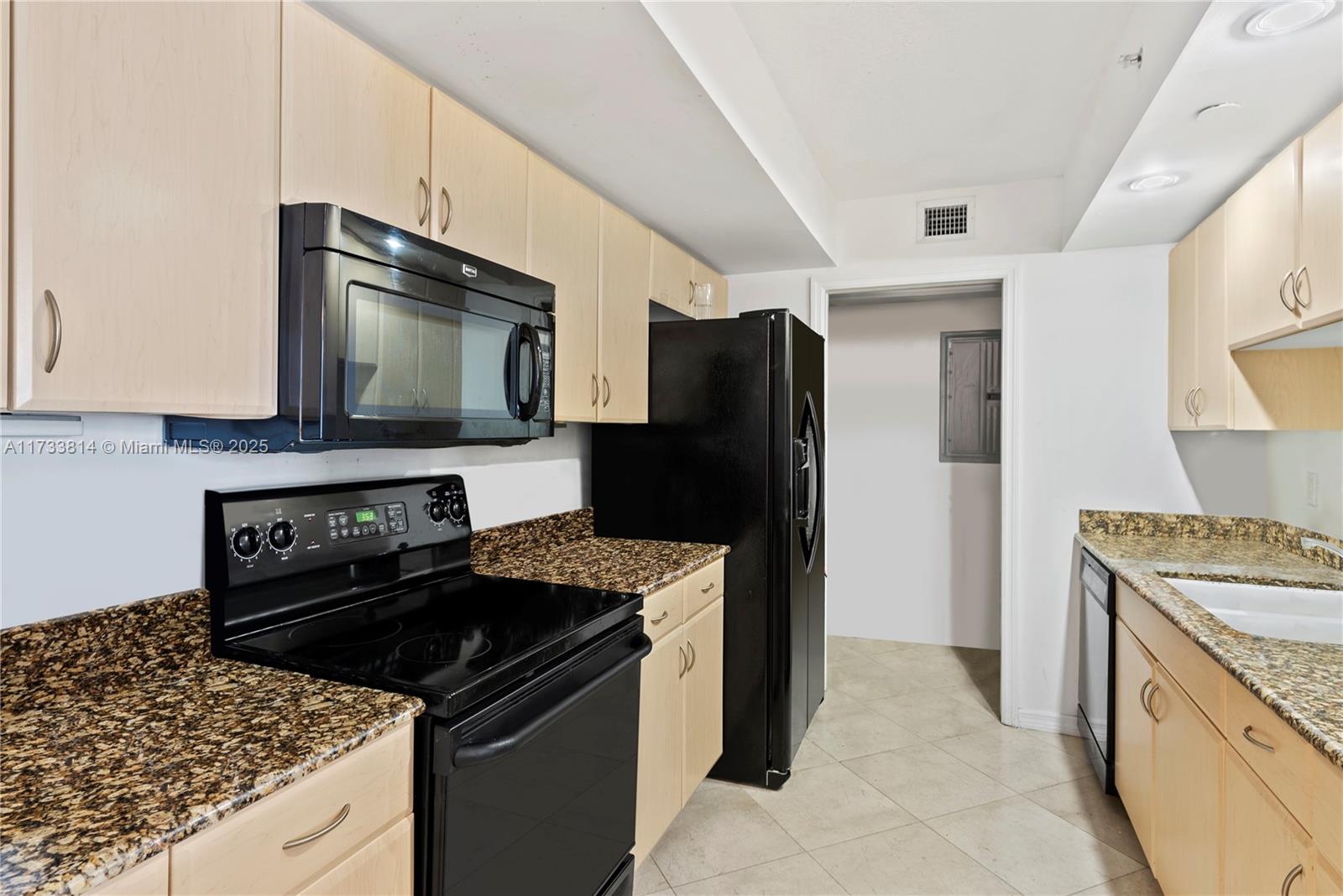 THE COLLINS CONDO - Residential