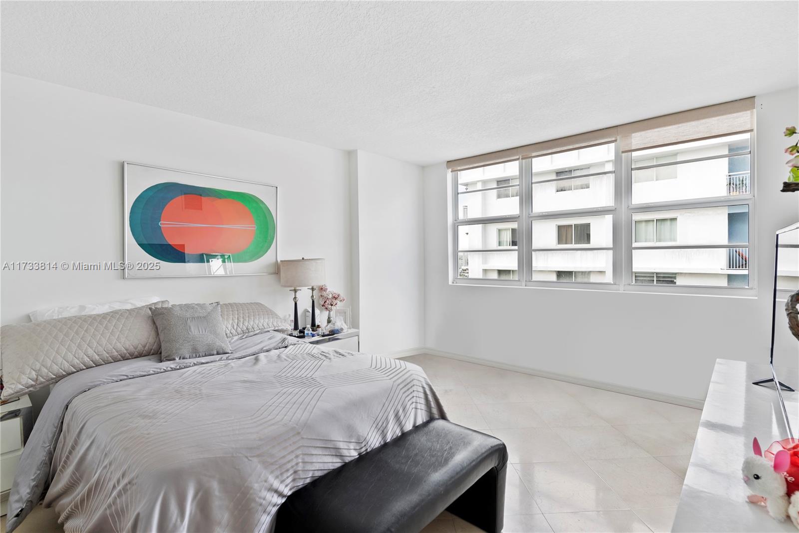 THE COLLINS CONDO - Residential