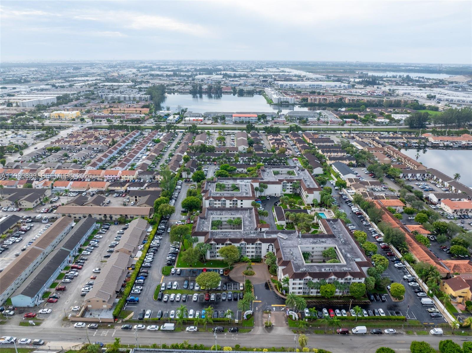 EL PUEBLO DE VERA CONDO - Residential
