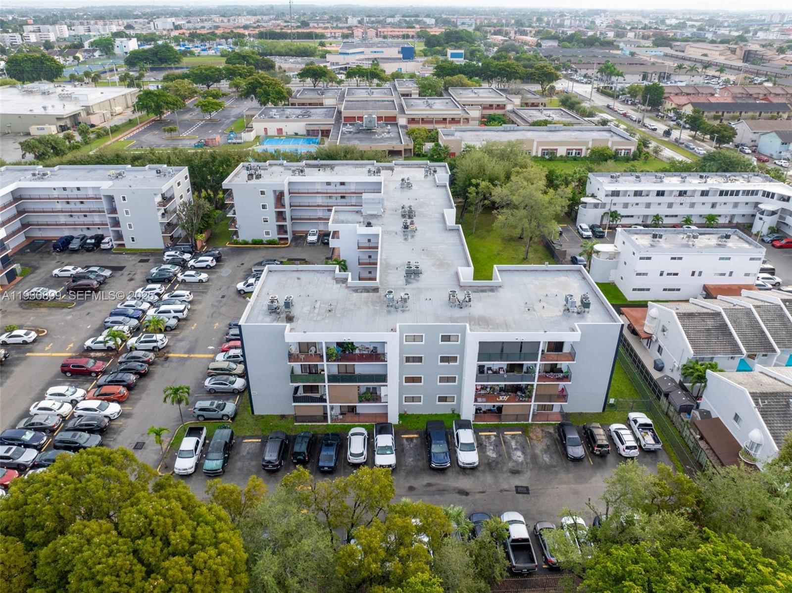 EL PUEBLO DE VERA CONDO - Residential