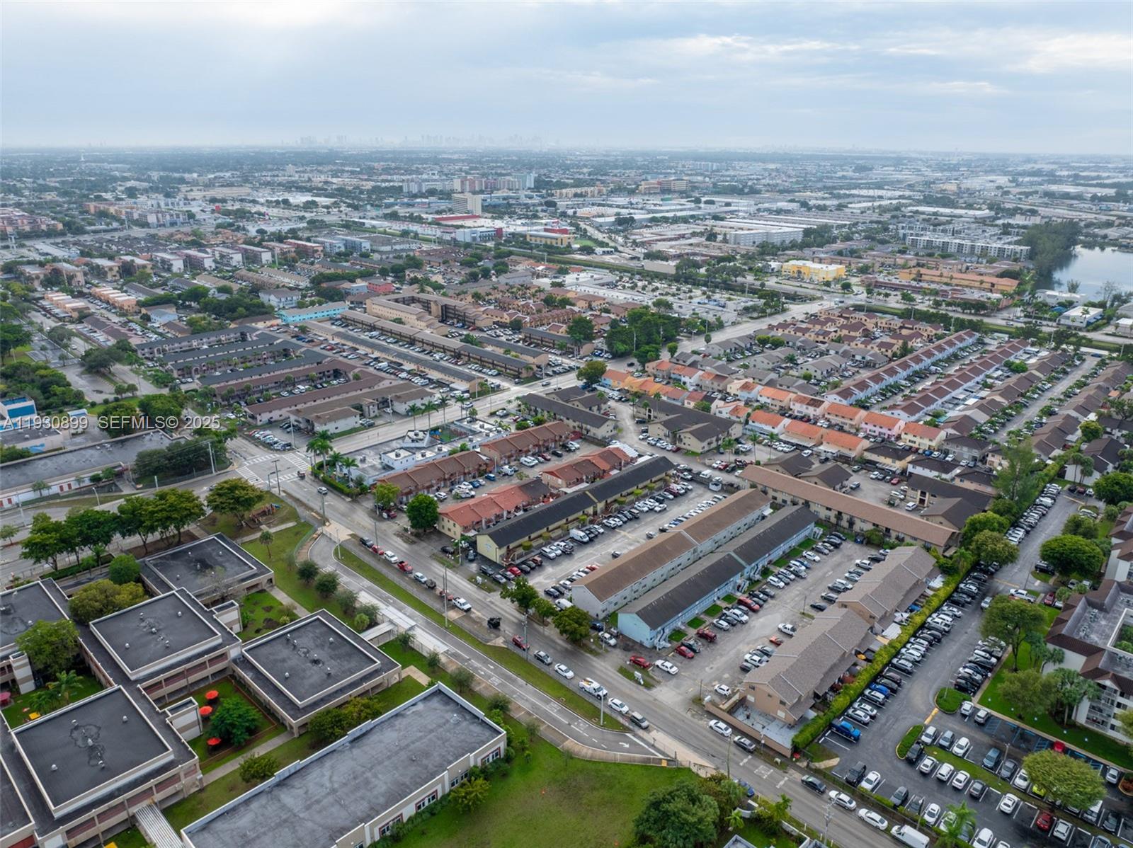 EL PUEBLO DE VERA CONDO - Residential
