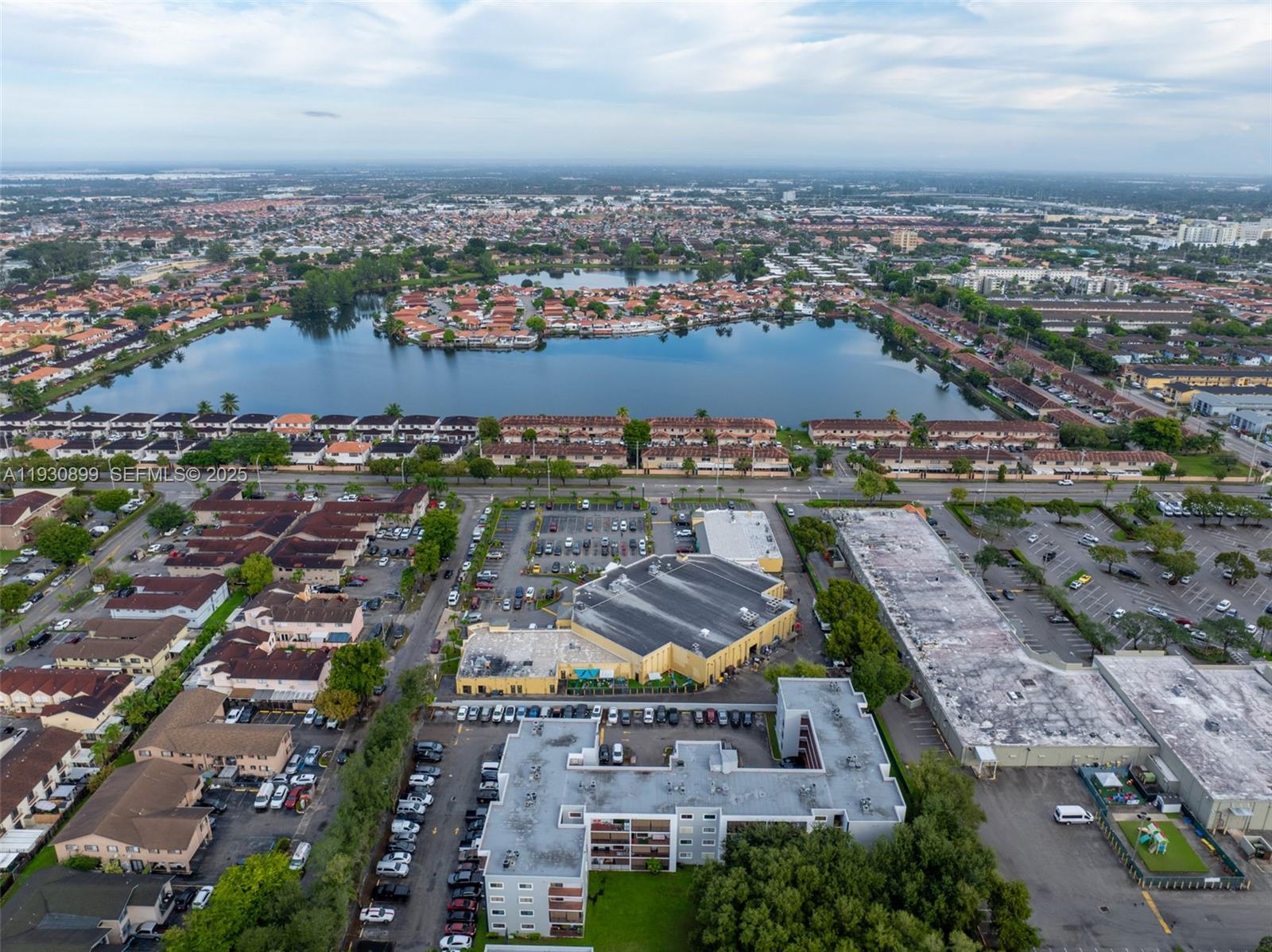 EL PUEBLO DE VERA CONDO - Residential