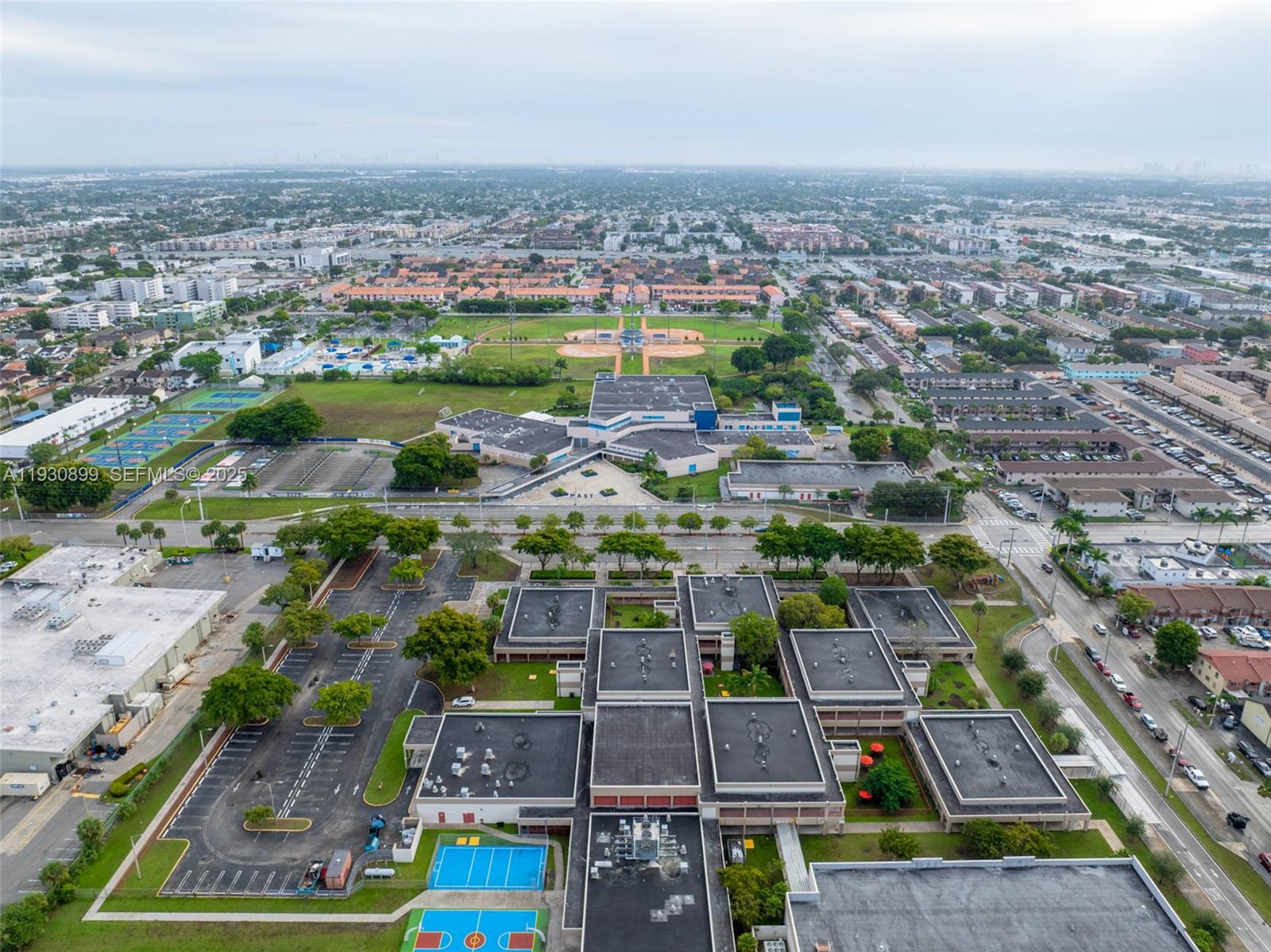 EL PUEBLO DE VERA CONDO - Residential