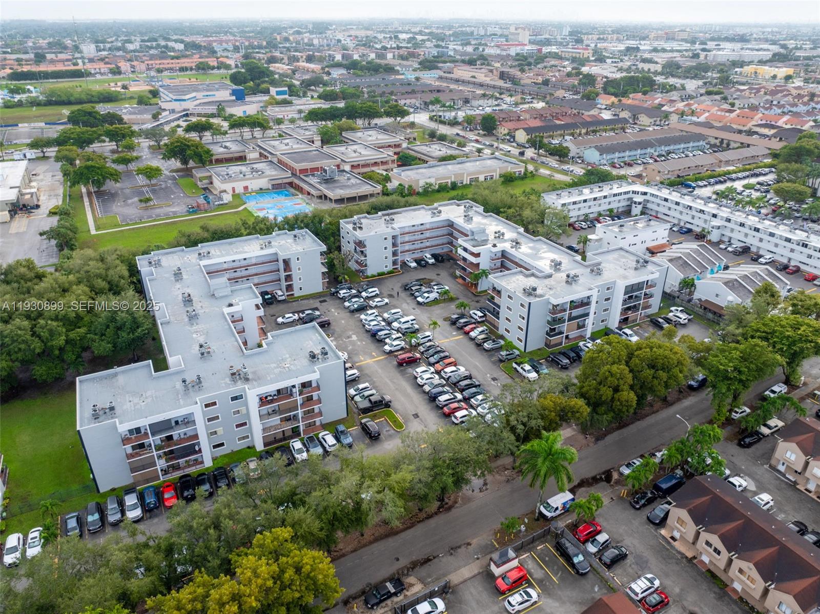 EL PUEBLO DE VERA CONDO - Residential