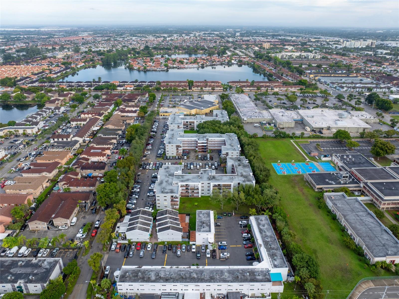 EL PUEBLO DE VERA CONDO - Residential