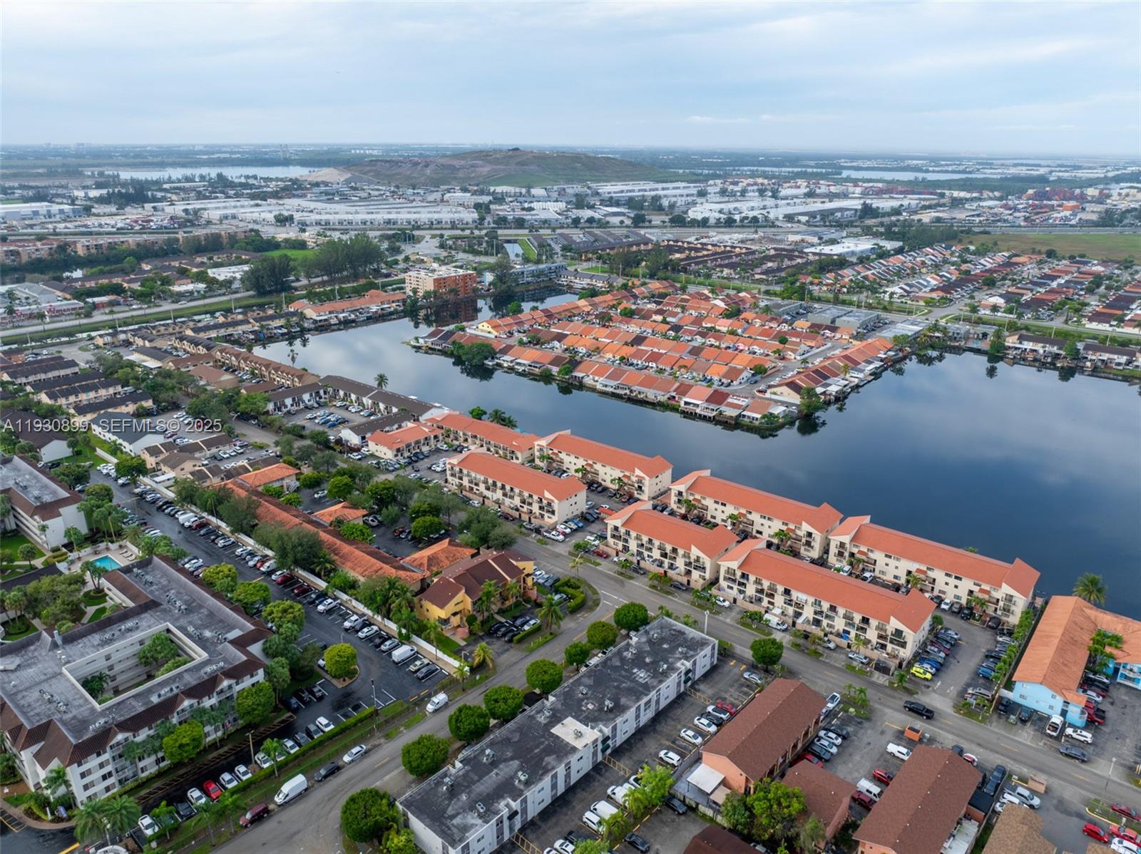 EL PUEBLO DE VERA CONDO - Residential