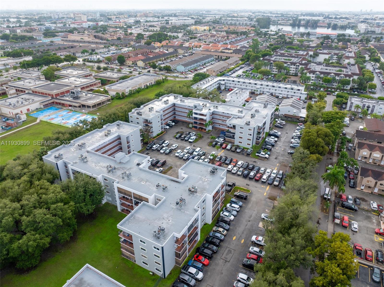 EL PUEBLO DE VERA CONDO - Residential