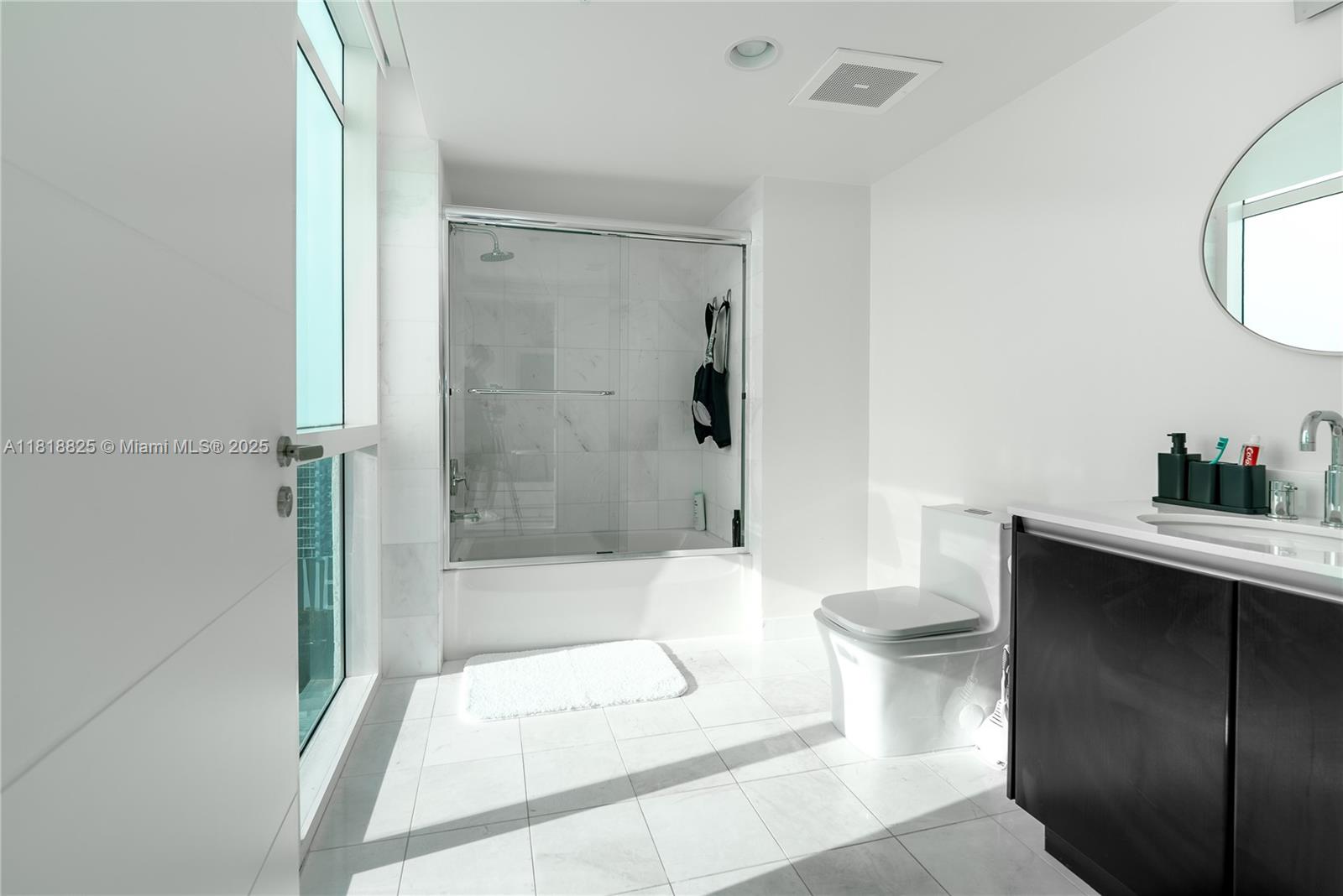 ONYX ON THE BAY CONDO - Residential Lease