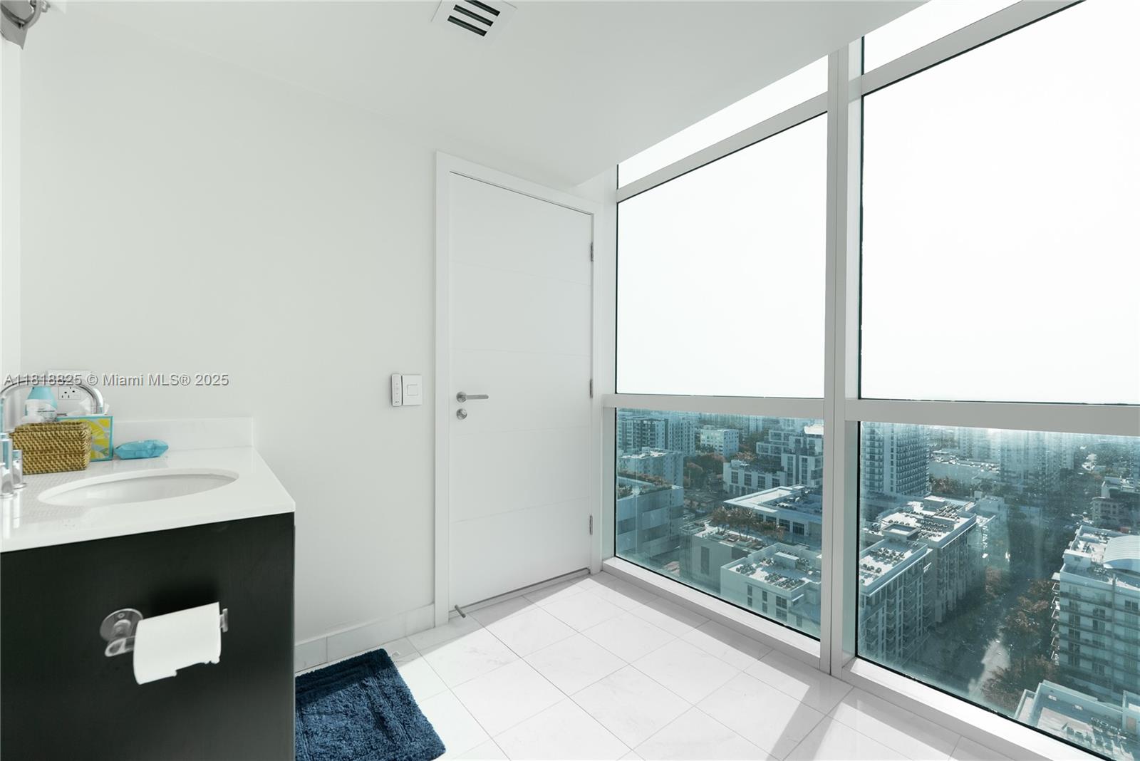 ONYX ON THE BAY CONDO - Residential Lease