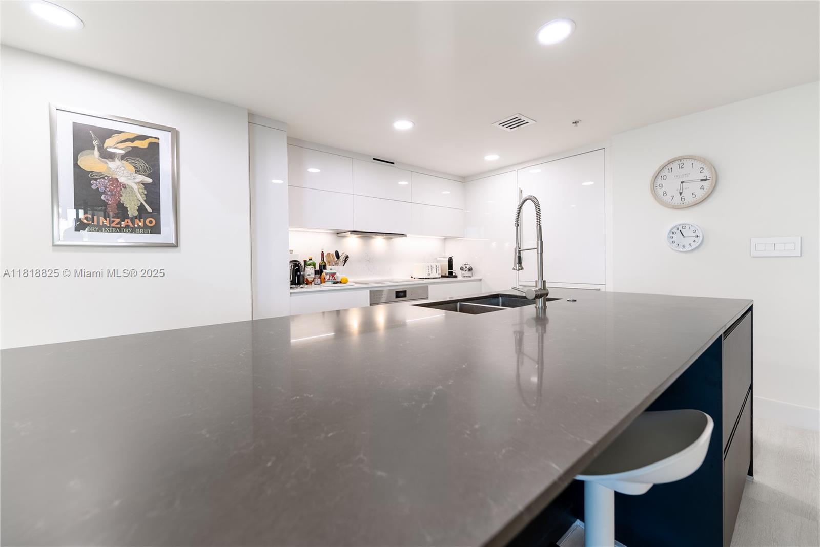 ONYX ON THE BAY CONDO - Residential Lease