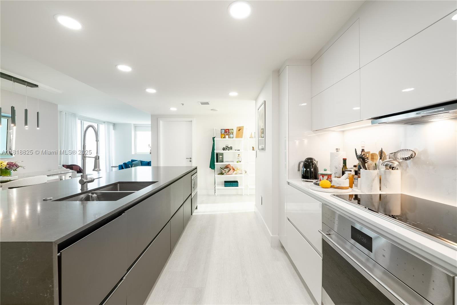 ONYX ON THE BAY CONDO - Residential Lease