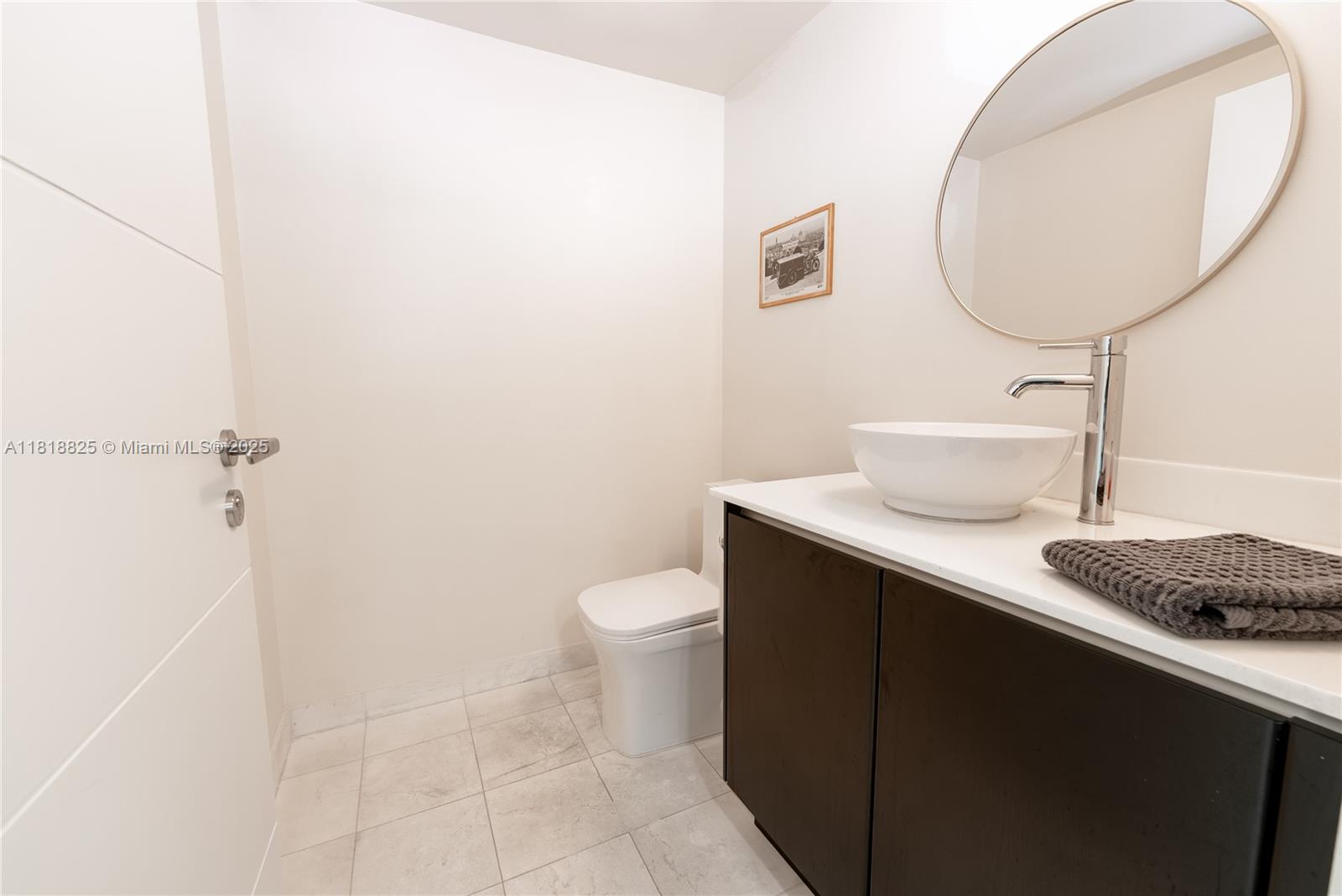 ONYX ON THE BAY CONDO - Residential Lease