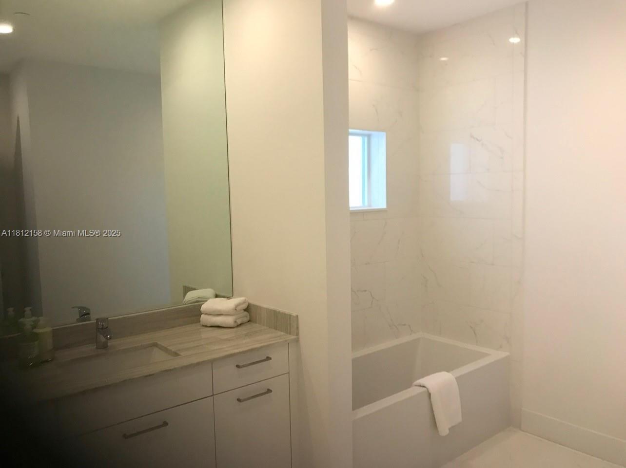 SPANISH RIVER TOWNHOMES - Residential