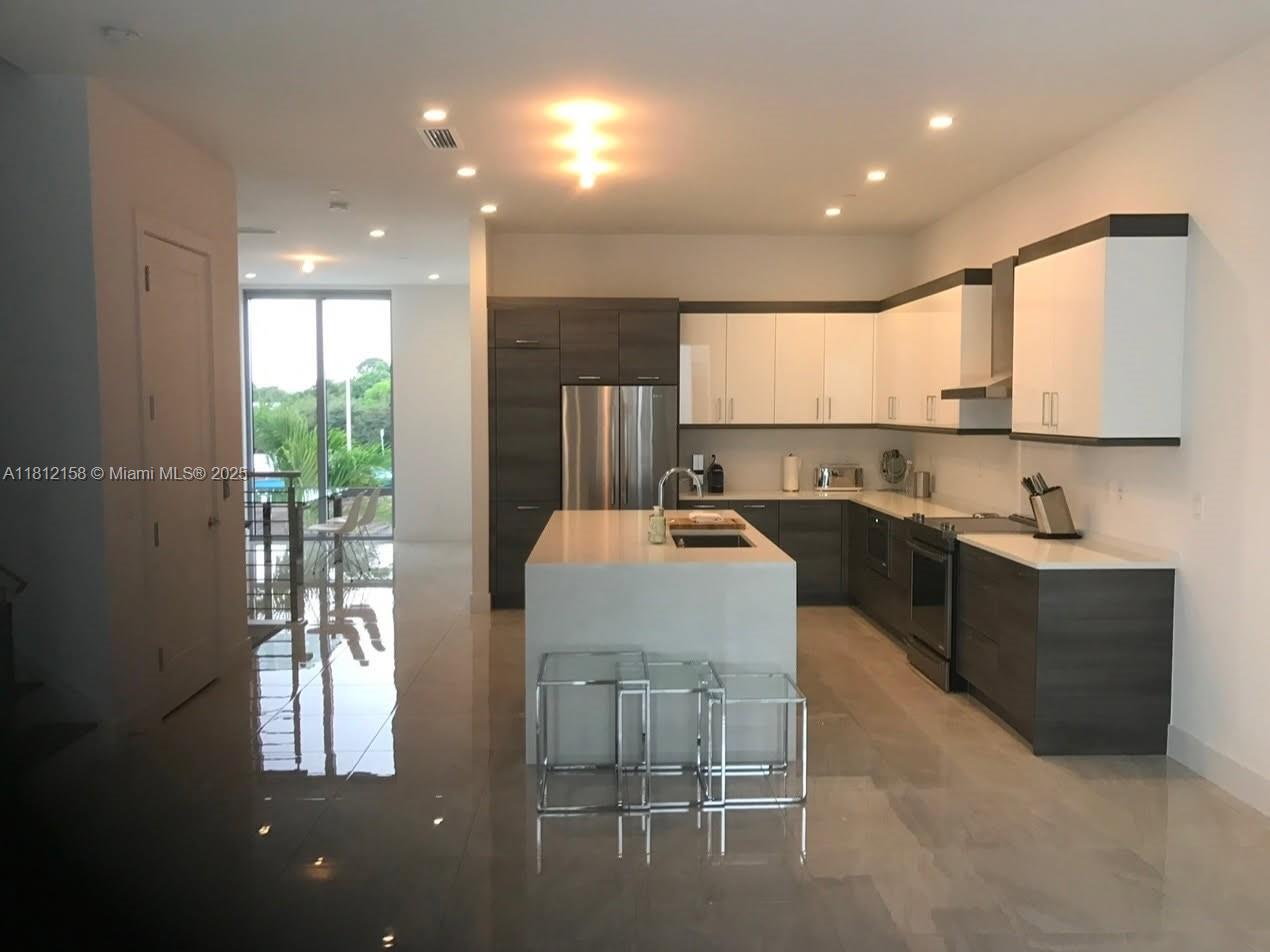 SPANISH RIVER TOWNHOMES - Residential