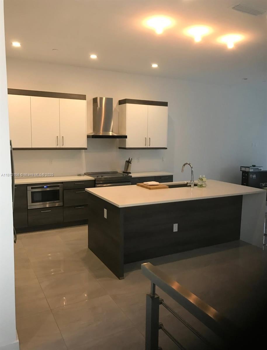 SPANISH RIVER TOWNHOMES - Residential