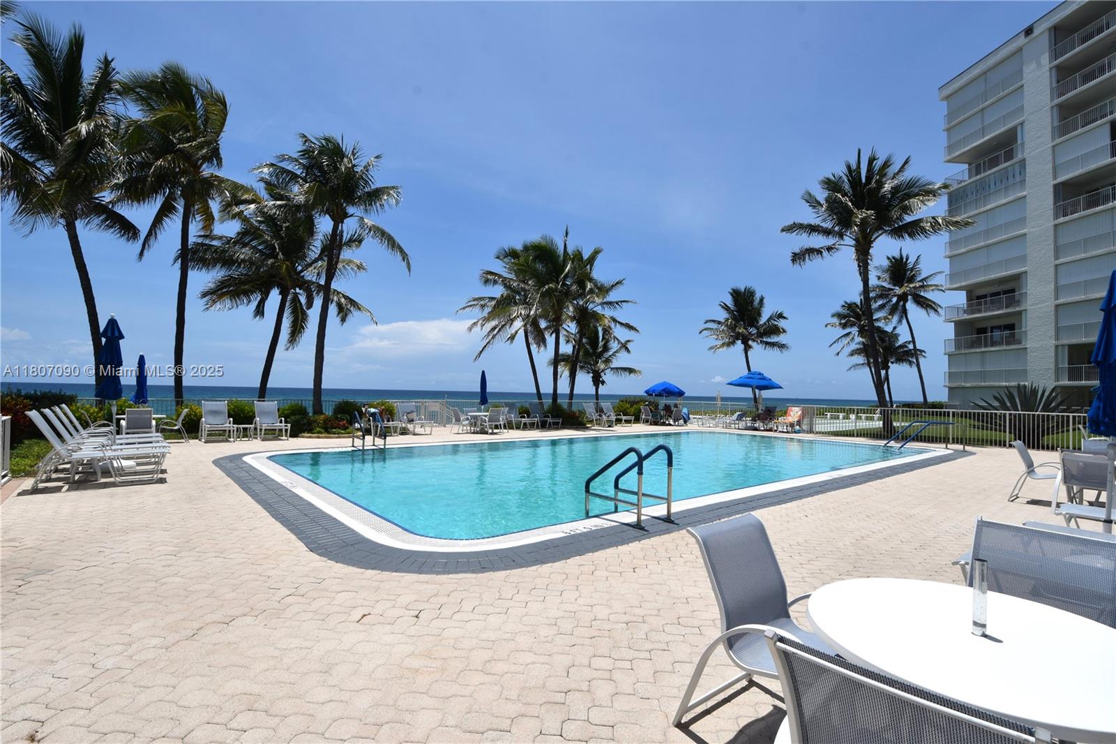 PENTHOUSE TOWERS CONDO - Residential
