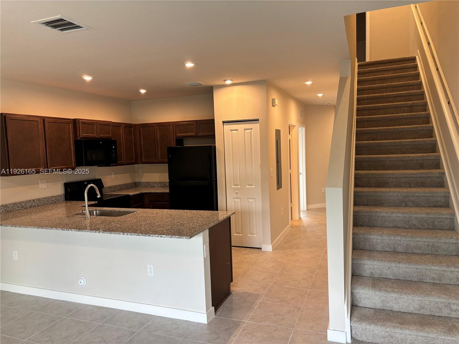 COSTA BLANCA VILLAS - Residential Lease