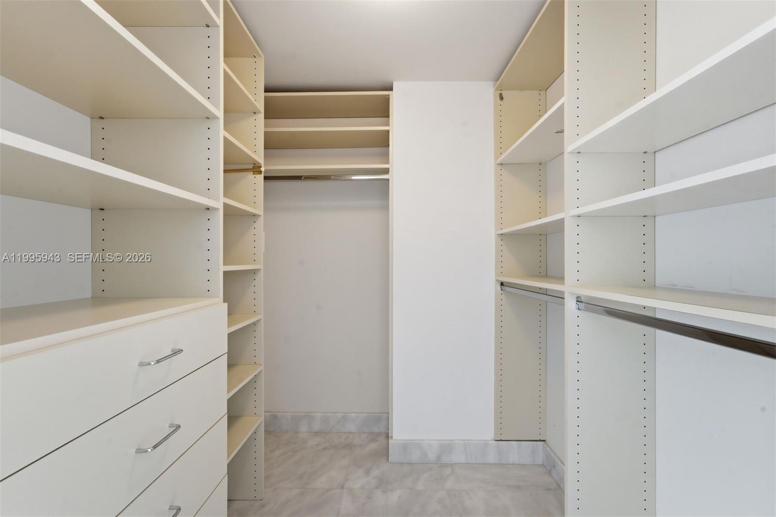 ICON CONDO - Residential