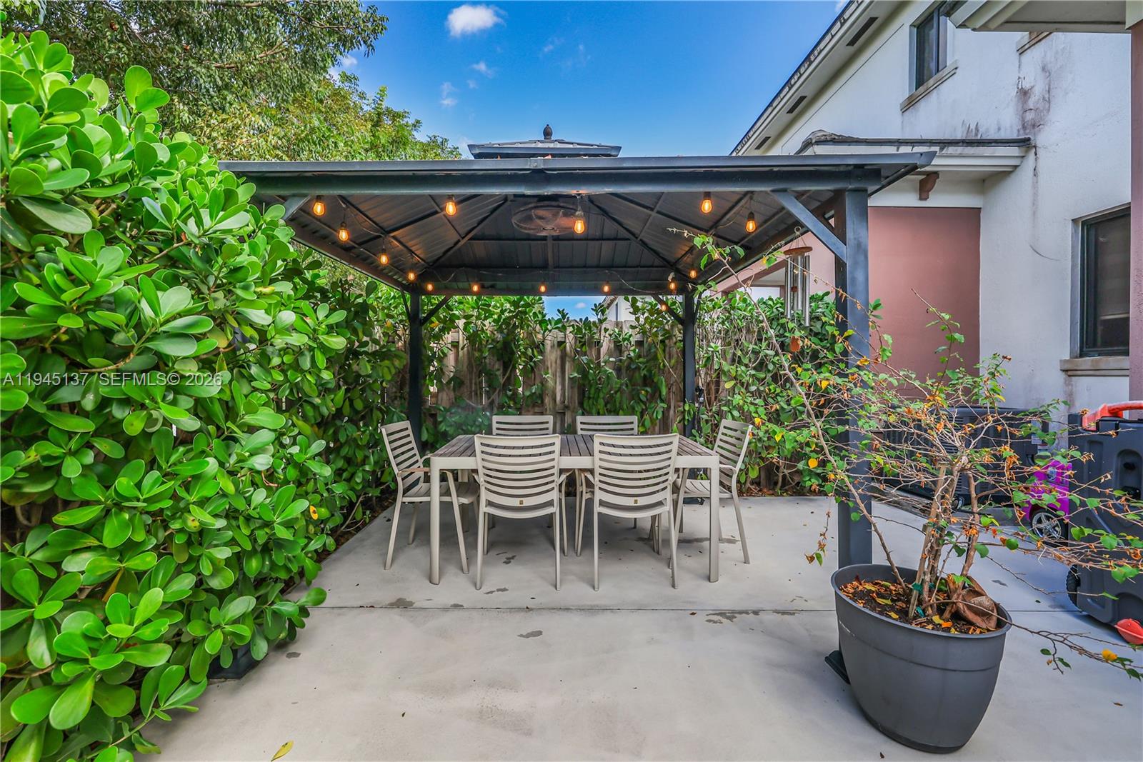 HIDDEN LAKE TOWNHOMES - Residential