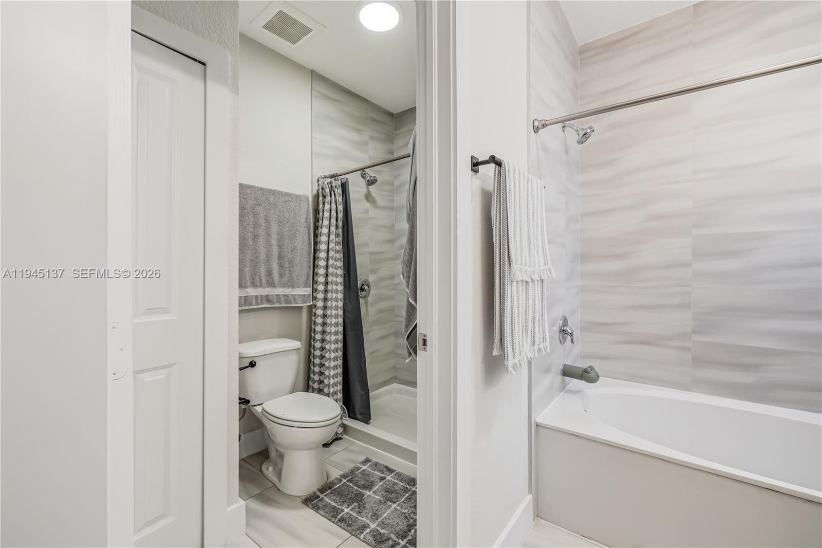 HIDDEN LAKE TOWNHOMES - Residential