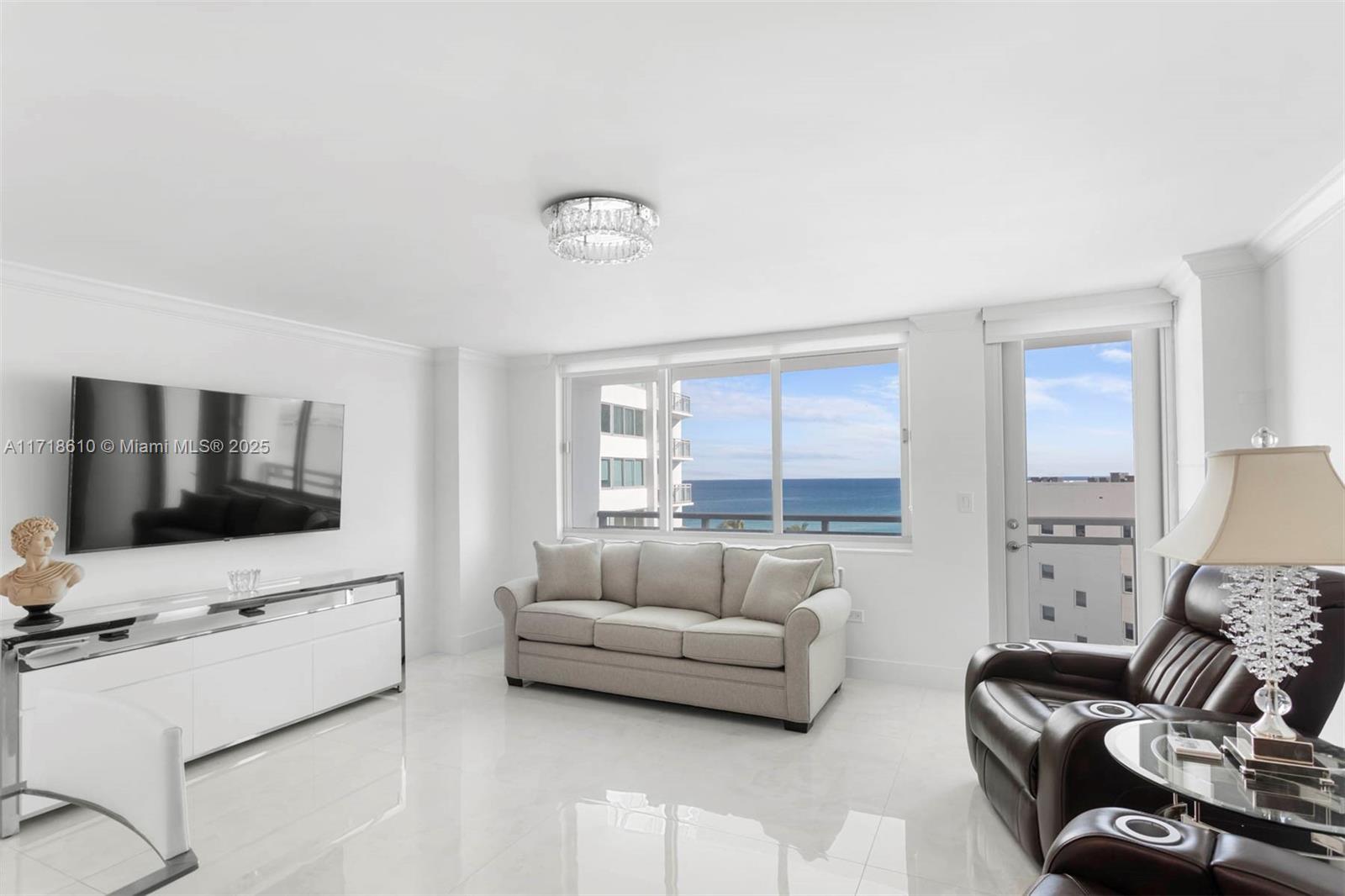 BURLEIGH HOUSE CONDO - Residential