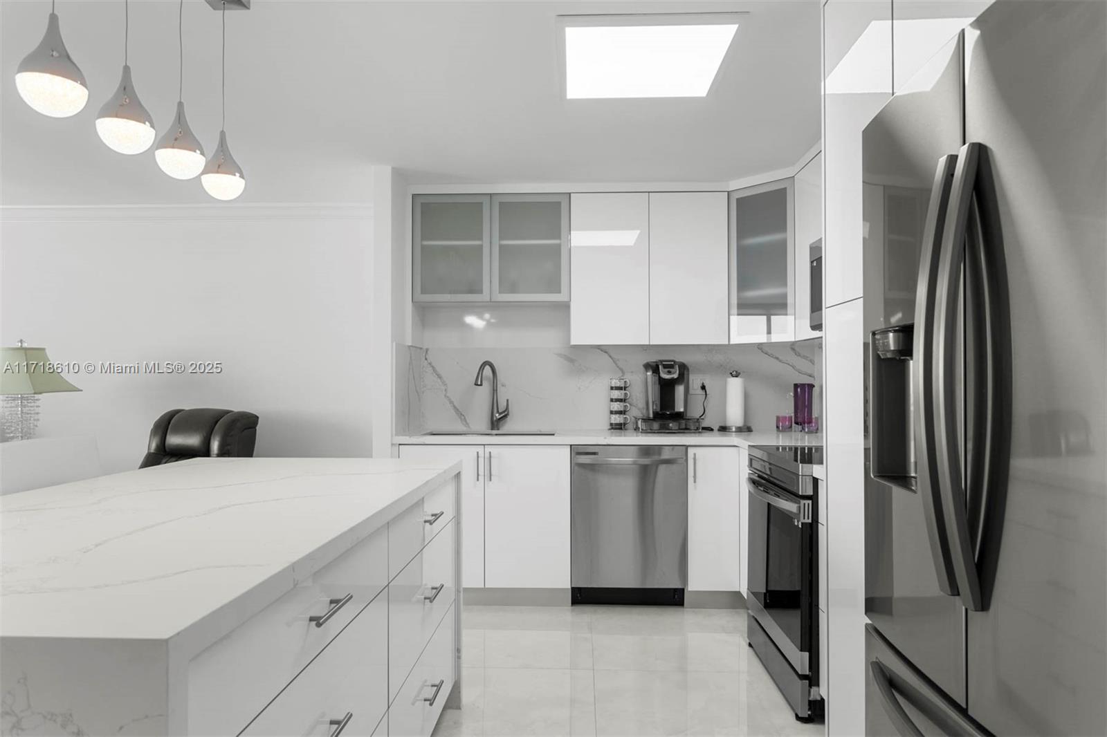 BURLEIGH HOUSE CONDO - Residential