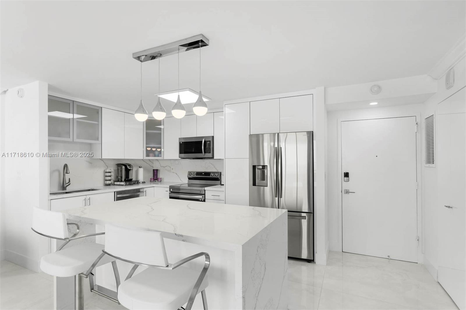 BURLEIGH HOUSE CONDO - Residential