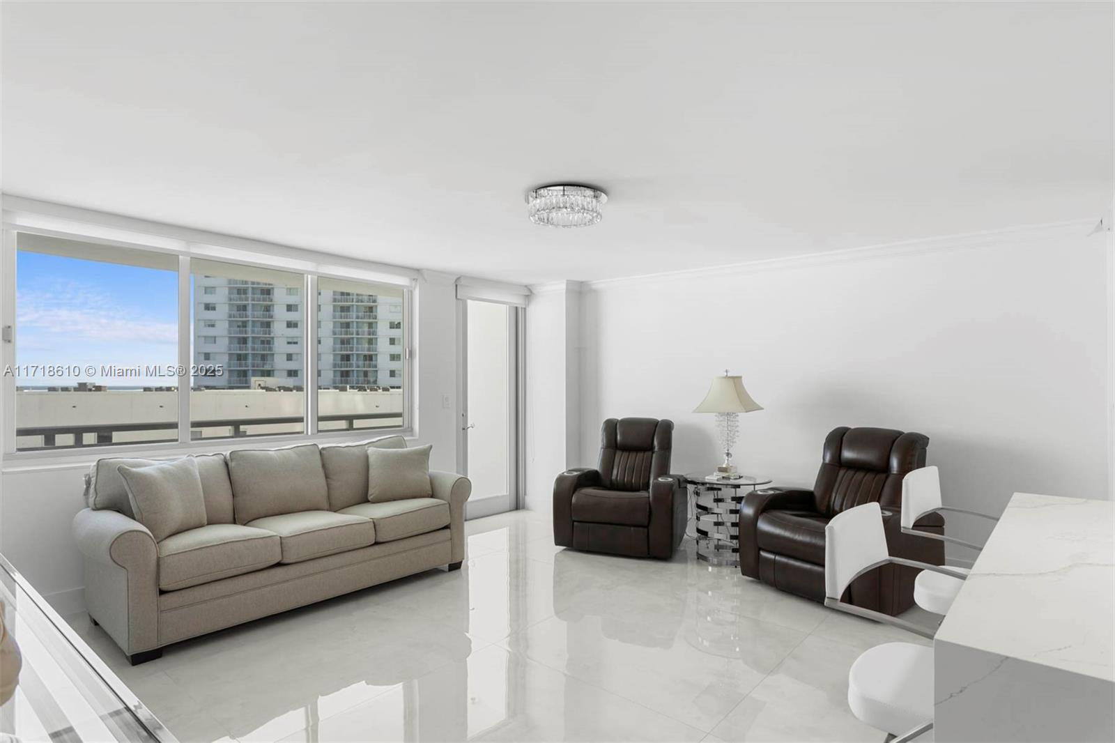 BURLEIGH HOUSE CONDO - Residential