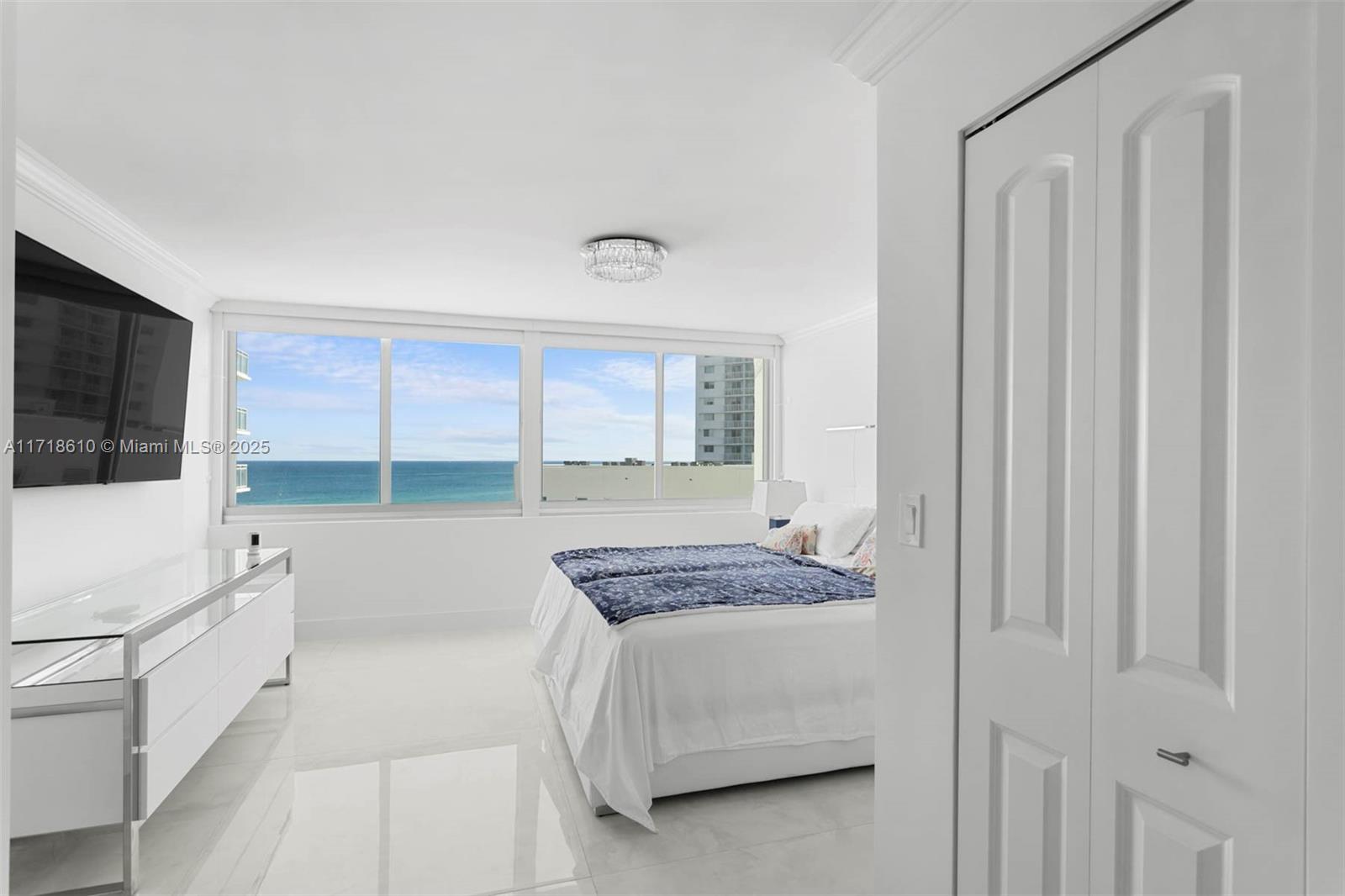 BURLEIGH HOUSE CONDO - Residential